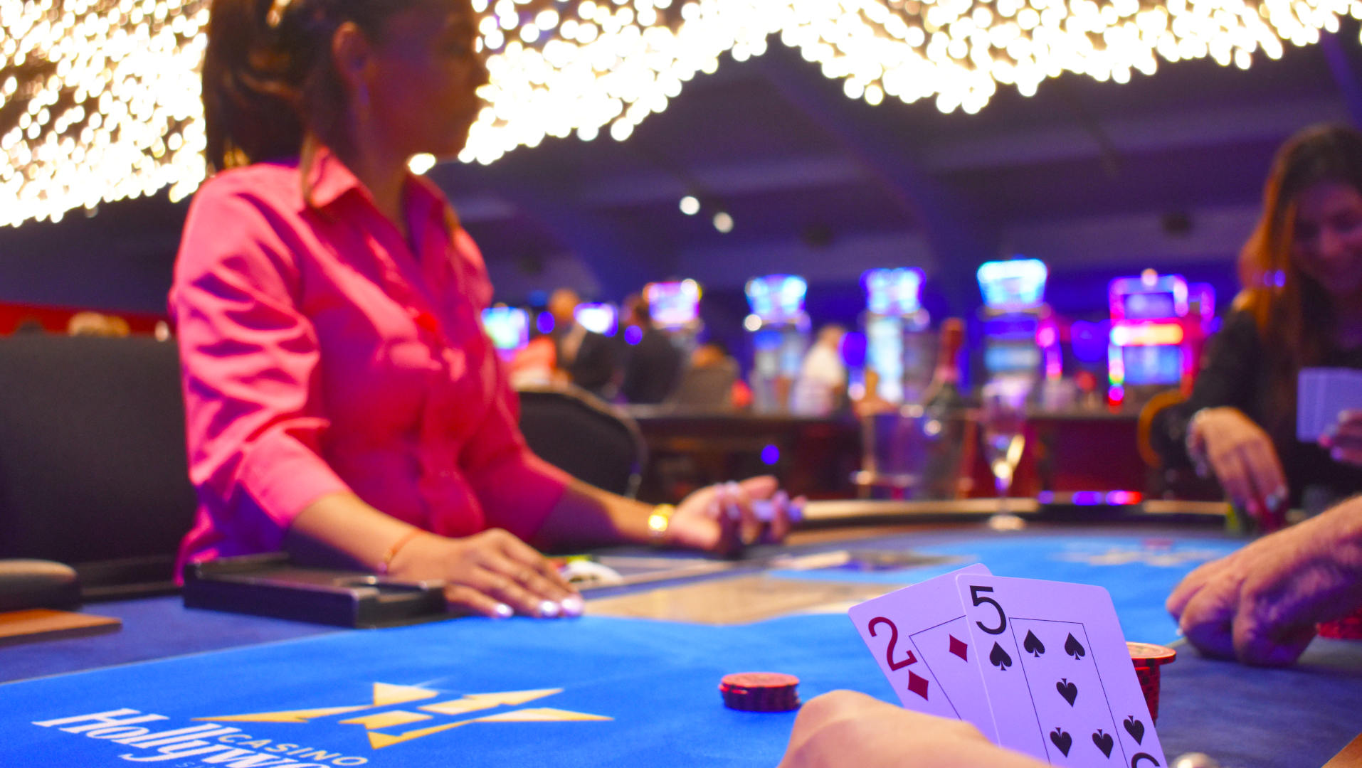 hollywood casino st maarten detail 1 300