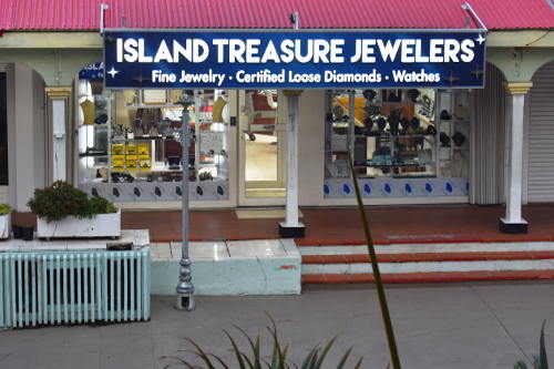 Radisson Jewels in Maho Village, Sint Maarten
