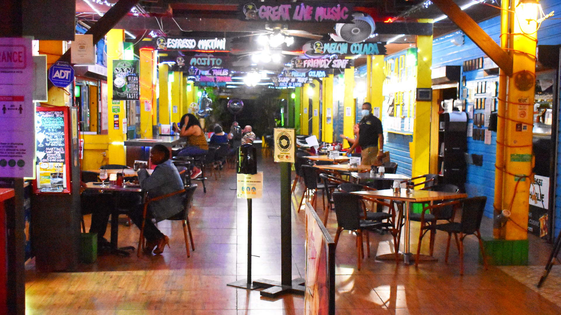 St. Maarten StMartin Portal Pineapple Pete and Wasabi Charlie